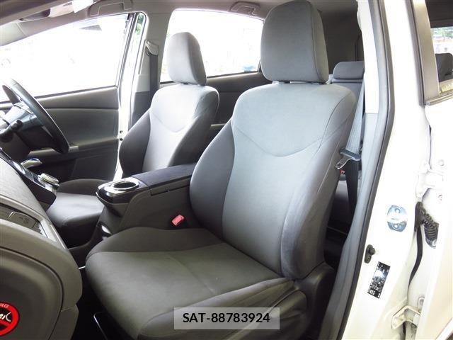 Toyota PRIUS ALPHA 2014-05 7878965-11