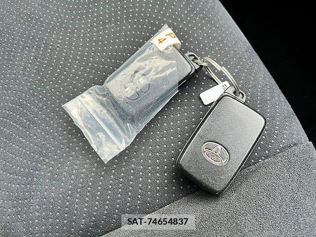 Toyota PRIUS ALPHA 2014-02 7903260-25