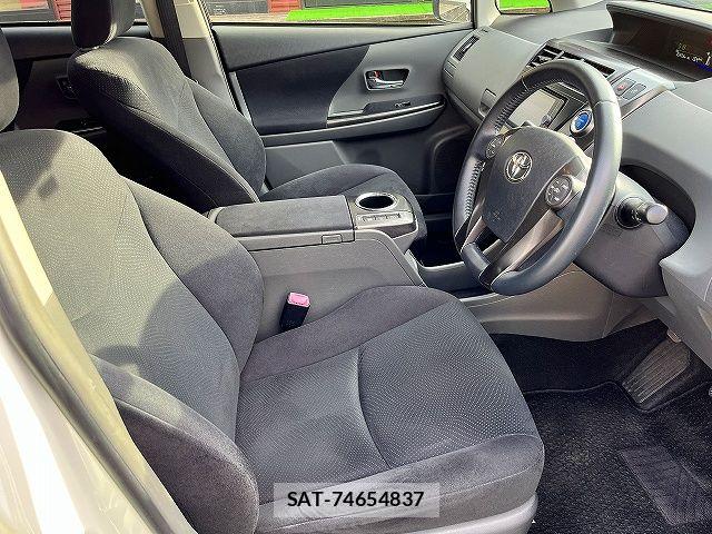 Toyota PRIUS ALPHA 2014-02 7903260-3