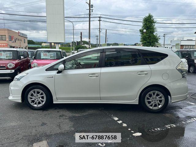 Toyota PRIUS ALPHA 2012-01 7903259-7