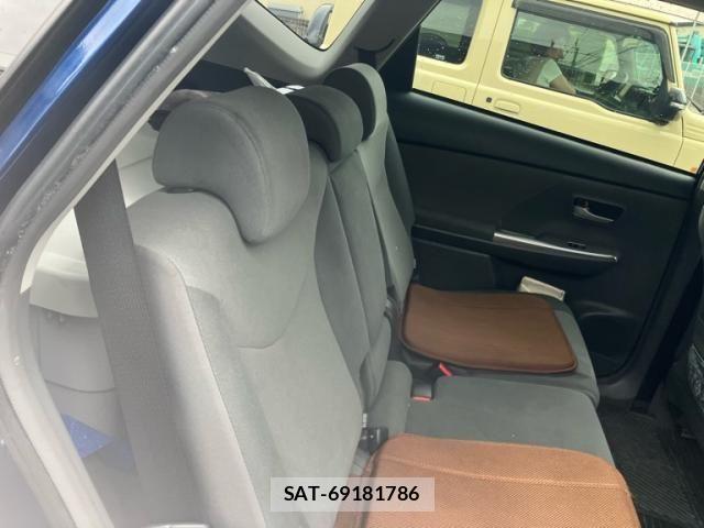 Toyota PRIUS ALPHA 2012-07 7903261-11