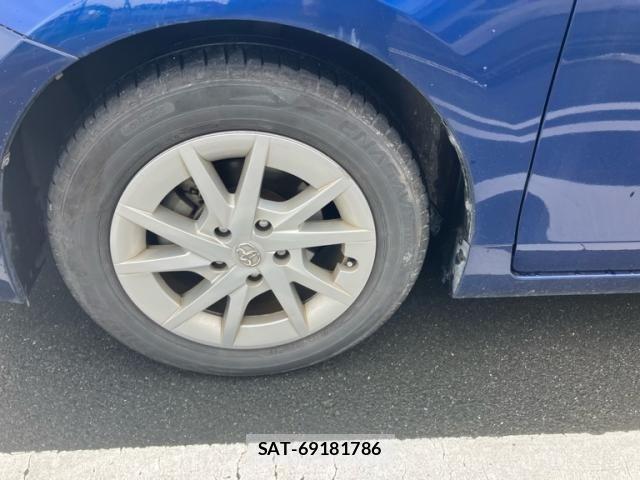 Toyota PRIUS ALPHA 2012-07 7903261-7