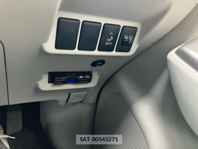 Toyota PRIUS ALPHA 2012-01 7963354-14