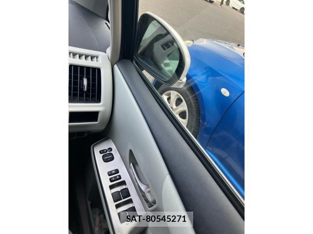 Toyota PRIUS ALPHA 2012-01 7963354-15