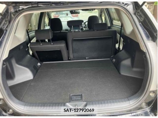 Toyota PRIUS ALPHA 2016-12 7963349-10