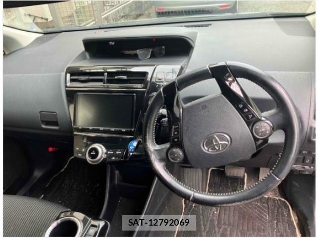 Toyota PRIUS ALPHA 2016-12 7963349-2