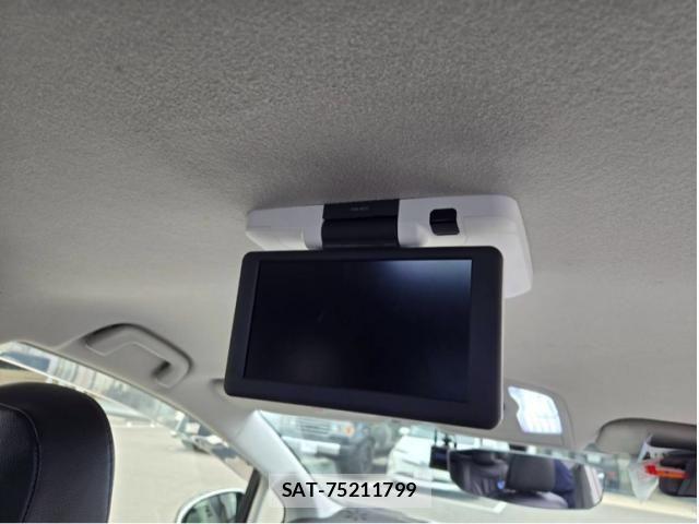 Toyota PRIUS ALPHA 2012-04 7963353-14