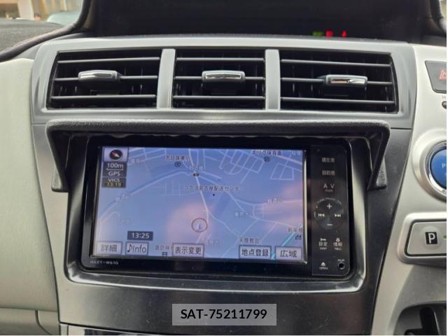 Toyota PRIUS ALPHA 2012-04 7963353-19