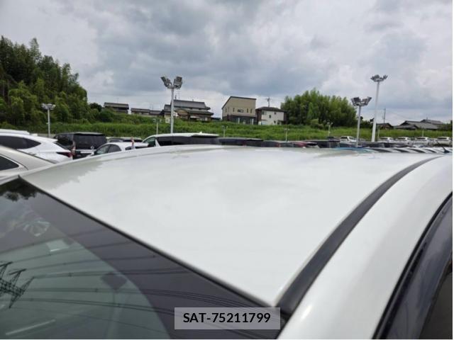 Toyota PRIUS ALPHA 2012-04 7963353-3
