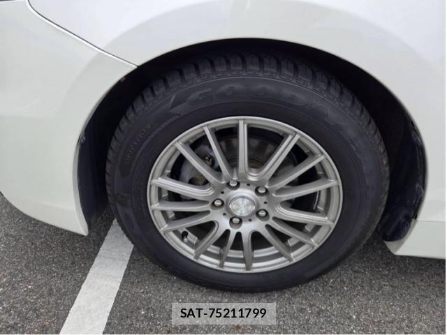 Toyota PRIUS ALPHA 2012-04 7963353-6