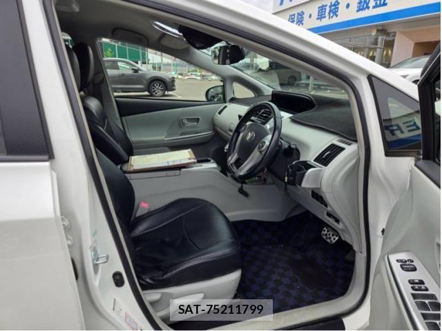Toyota PRIUS ALPHA 2012-04 7963353-8