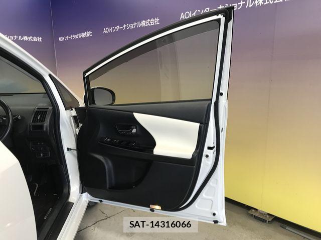 Toyota PRIUS ALPHA 2018-09 7963348-22