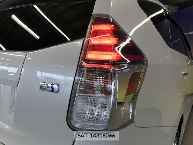 Toyota PRIUS ALPHA 2018-09 7963348-26