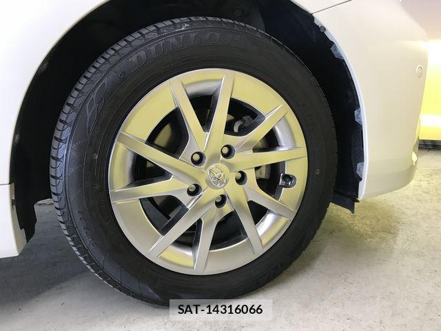 Toyota PRIUS ALPHA 2018-09 7963348-27