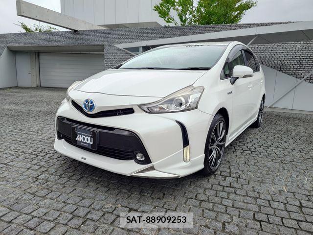 Toyota PRIUS ALPHA 2015-08 7963350-0