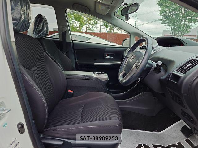 Toyota PRIUS ALPHA 2015-08 7963350-9