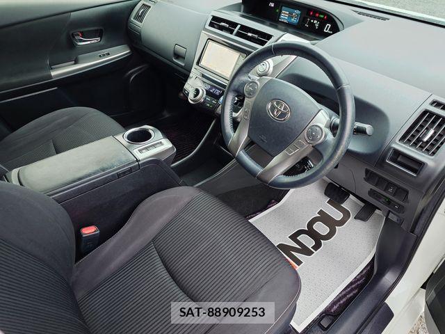 Toyota PRIUS ALPHA 2015-08 7963350-10
