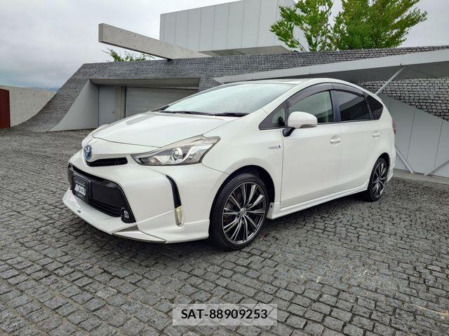 Toyota PRIUS ALPHA 2015-08 7963350-1