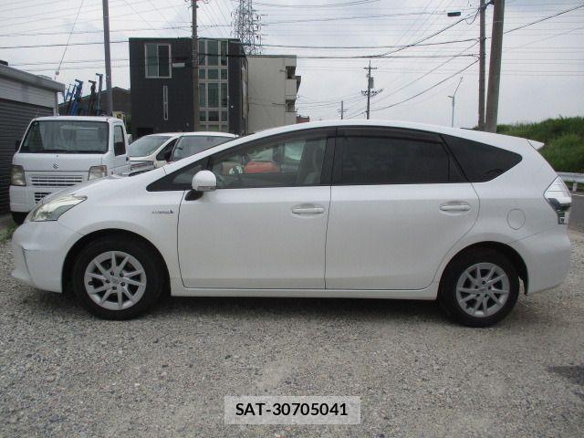 Toyota PRIUS ALPHA 2014-09 7980711-3