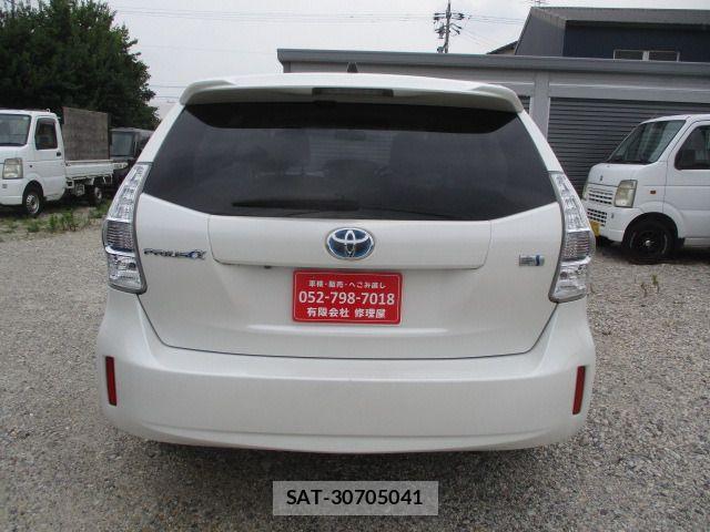 Toyota PRIUS ALPHA 2014-09 7980711-5