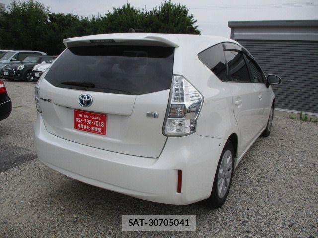 Toyota PRIUS ALPHA 2014-09 7980711-6