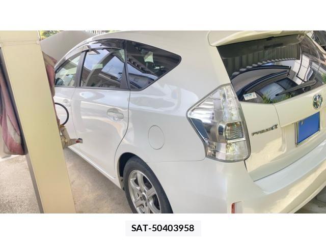 Toyota PRIUS ALPHA 2014-02 7980713-11