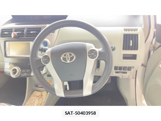 Toyota PRIUS ALPHA 2014-02 7980713-17