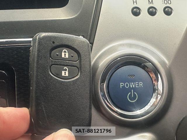 Toyota PRIUS ALPHA 2015-07 7980710-16