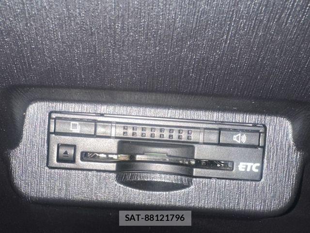 Toyota PRIUS ALPHA 2015-07 7980710-8