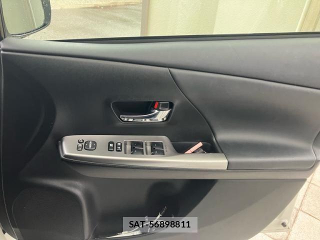 Toyota PRIUS ALPHA 2018-03 7980702-17