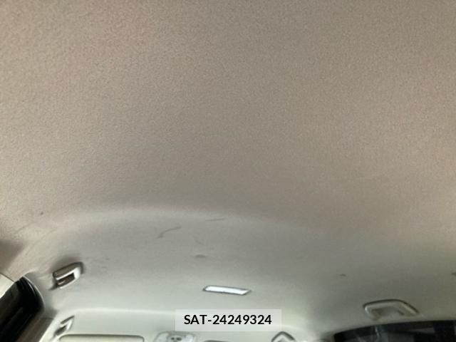 Toyota PRIUS ALPHA 2011-12 8037793-10