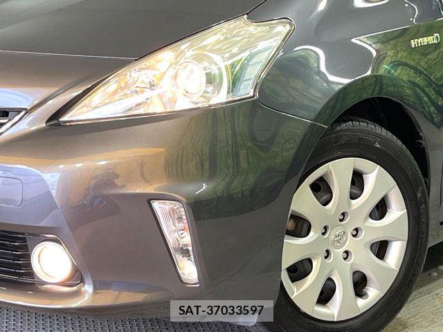 Toyota PRIUS ALPHA 2014-01 8037776-10