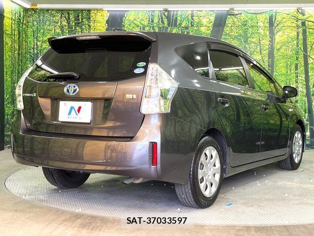 Toyota PRIUS ALPHA 2014-01 8037776-15