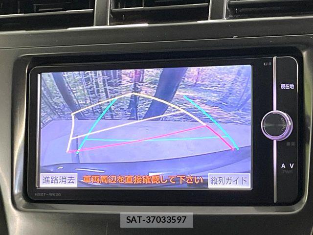 Toyota PRIUS ALPHA 2014-01 8037776-3