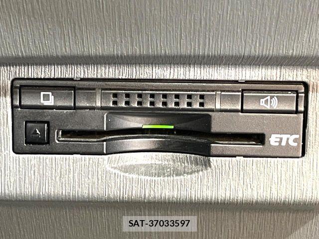 Toyota PRIUS ALPHA 2014-01 8037776-4