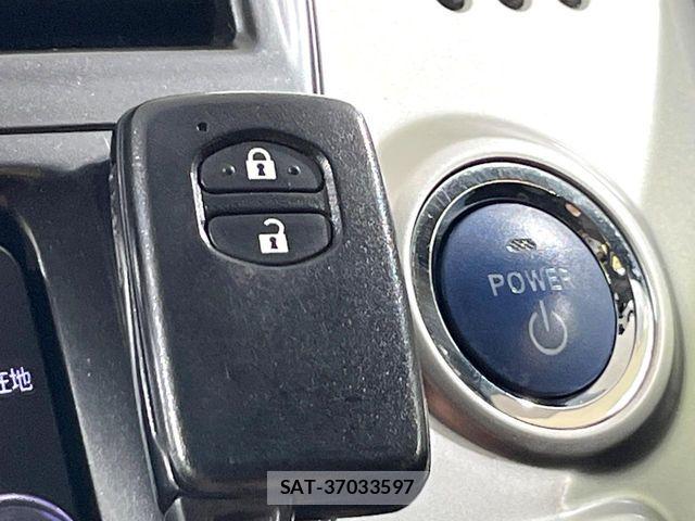 Toyota PRIUS ALPHA 2014-01 8037776-5