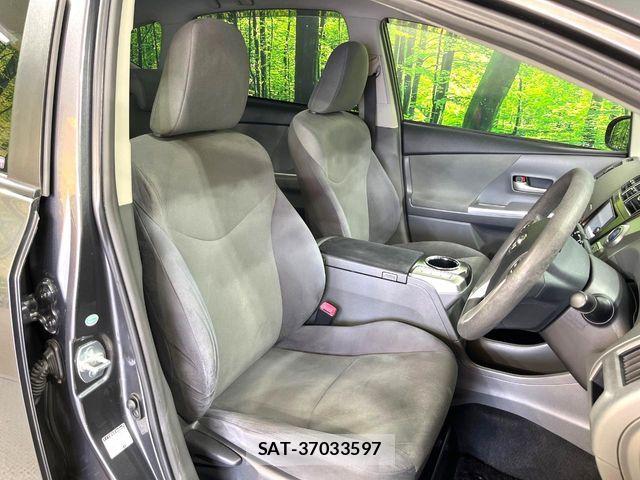 Toyota PRIUS ALPHA 2014-01 8037776-7