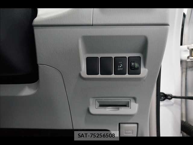 Toyota PRIUS ALPHA 2013-04 8037783-13
