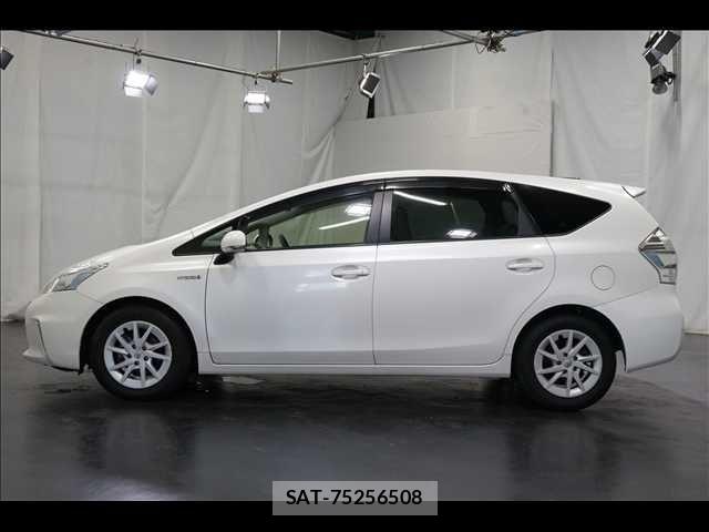 Toyota PRIUS ALPHA 2013-04 8037783-14