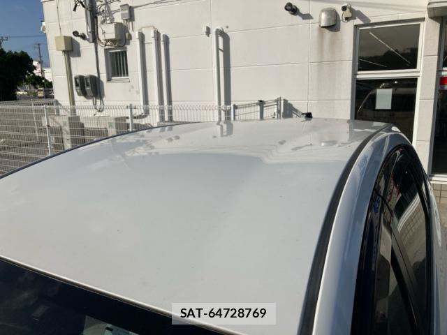 Toyota PRIUS ALPHA 2012-01 8037796-12
