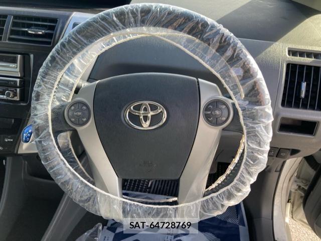 Toyota PRIUS ALPHA 2012-01 8037796-18
