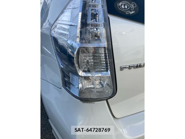 Toyota PRIUS ALPHA 2012-01 8037796-21