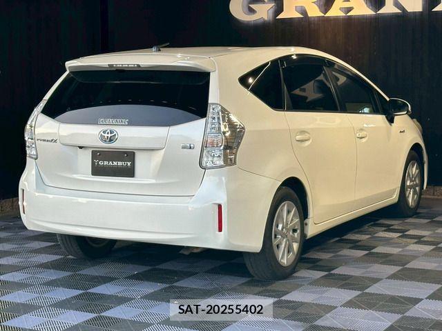Toyota PRIUS ALPHA 2013-03 8037789-13