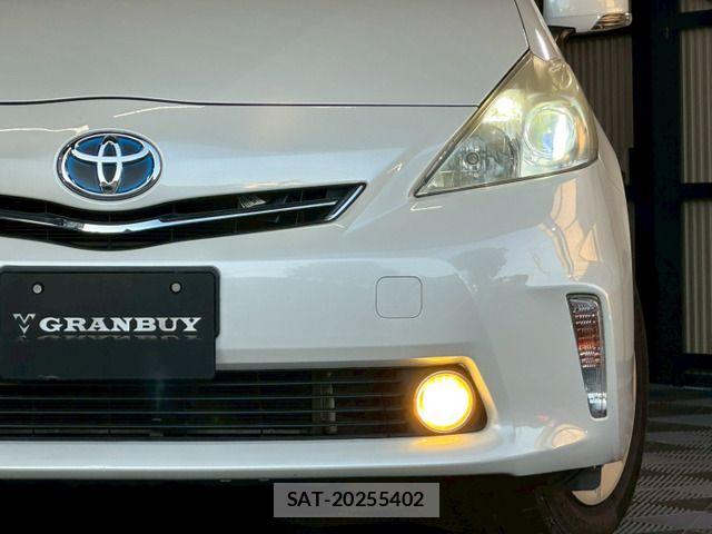 Toyota PRIUS ALPHA 2013-03 8037789-18