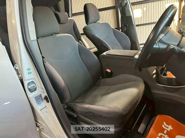 Toyota PRIUS ALPHA 2013-03 8037789-5