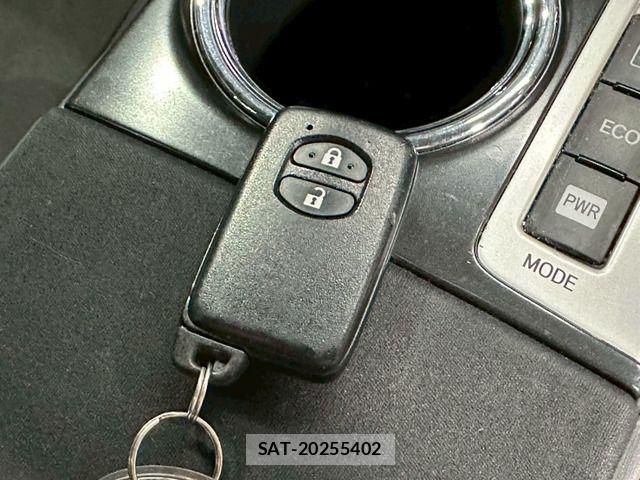 Toyota PRIUS ALPHA 2013-03 8037789-8