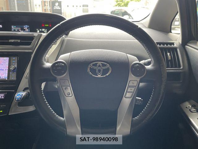 Toyota PRIUS ALPHA 2015-01 8037777-11