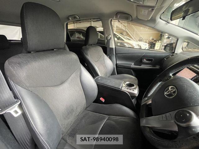 Toyota PRIUS ALPHA 2015-01 8037777-17