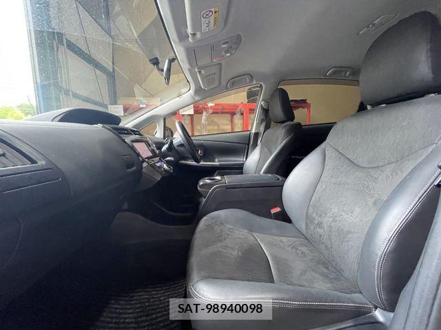 Toyota PRIUS ALPHA 2015-01 8037777-19