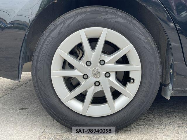 Toyota PRIUS ALPHA 2015-01 8037777-5